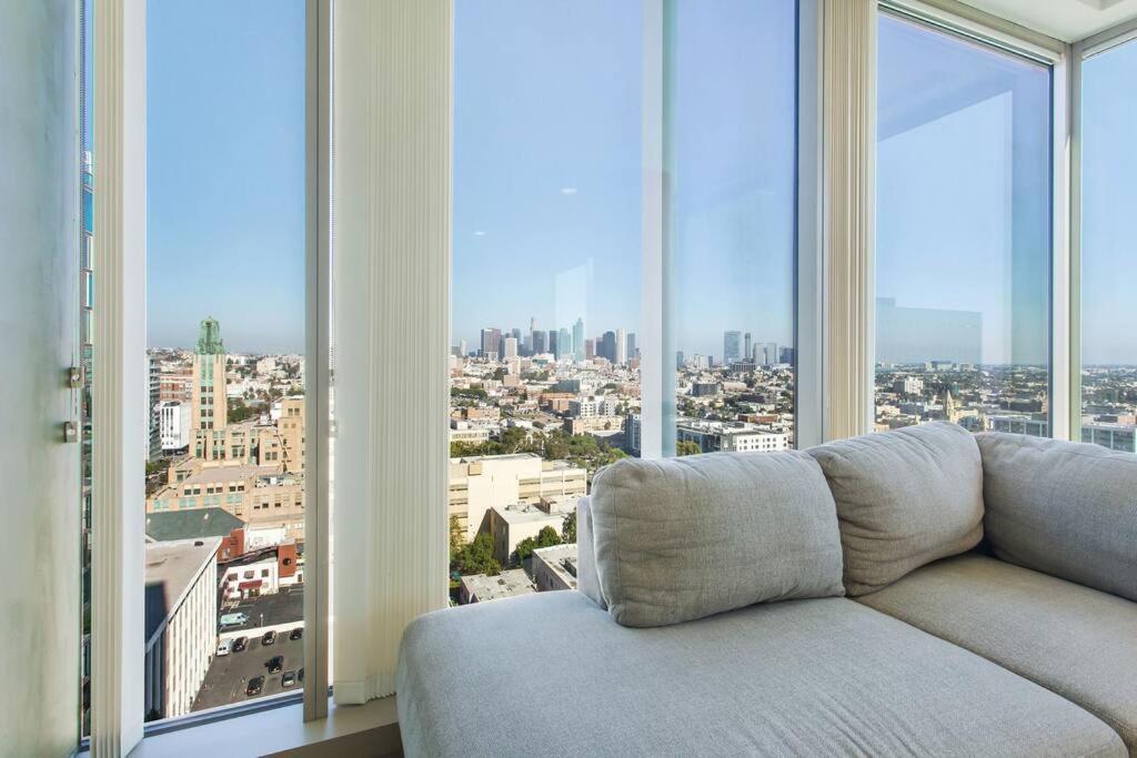 Lovely Upscale High Rise Private Parking & Pool Apartment ลอสแอนเจลิส ภายนอก รูปภาพ